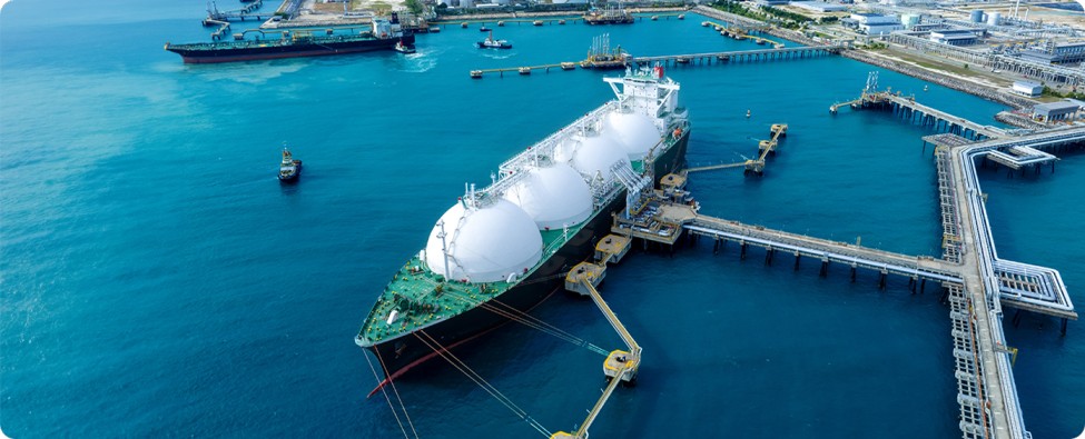 LNG terminal and vessel