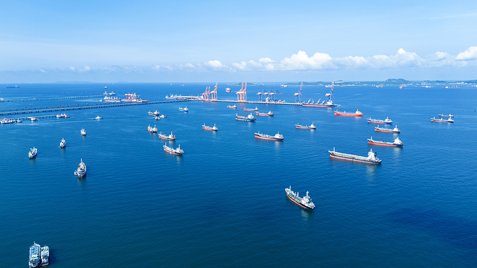 many,oil,crude,gas,tanker,ship,,cargo,container,ship,offshore